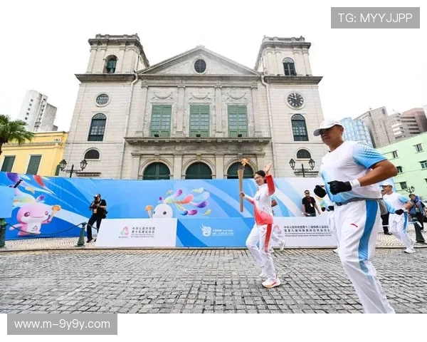 四城联动：香港澳门广州深圳同步传递全运会火炬
